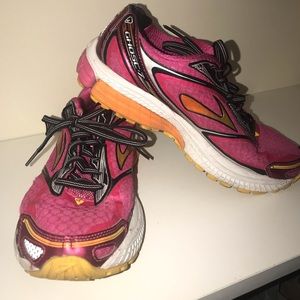 Brooks Ghost 8 shoes